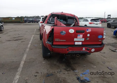 2011 Toyota Tacoma Base V6 z USA, uszkodzony, nr VIN 3TMLU4EN1BM072452